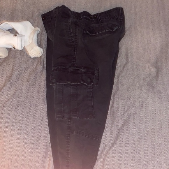 Men’s American eagle black cargo pants. 29 waist and 32 length. - Picture 2 of 5